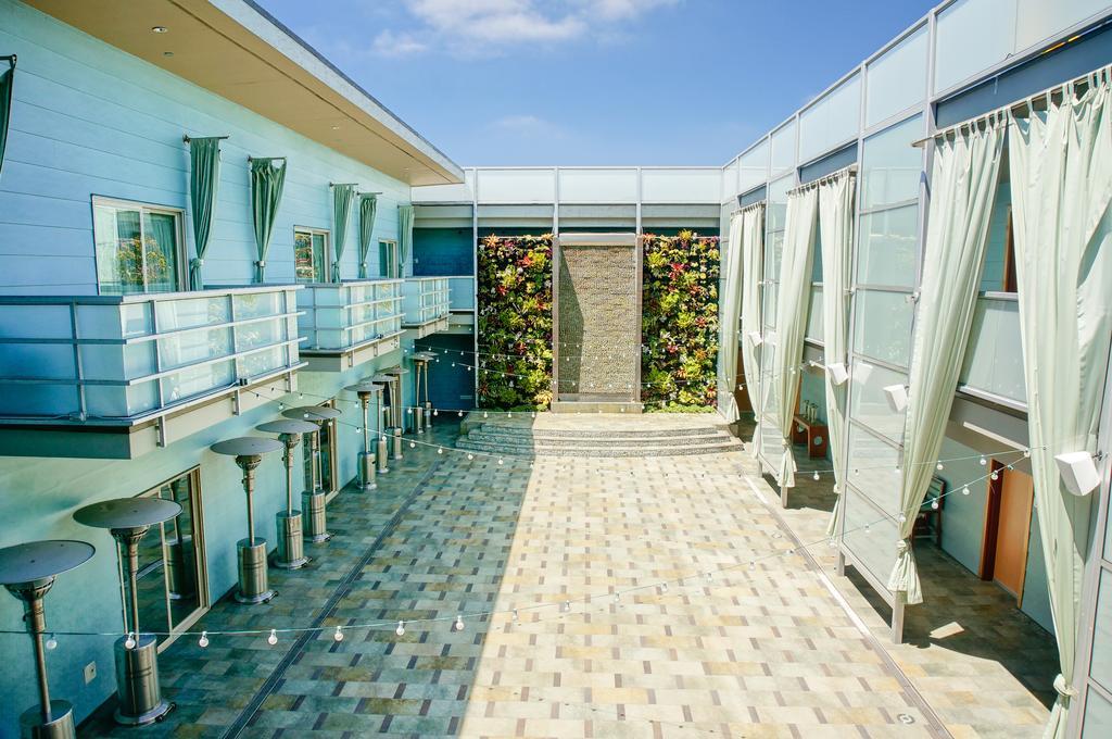 Shade Manhattan Manhattan Beach